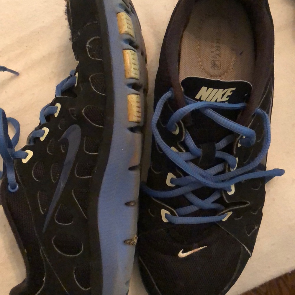 worn nikes - Picture 2 of 2